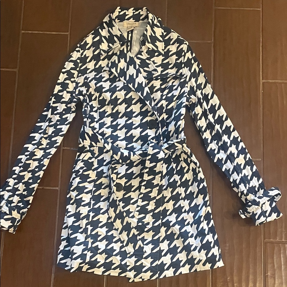Vertigo Paris Blue and White Houndstooth Trench Coat